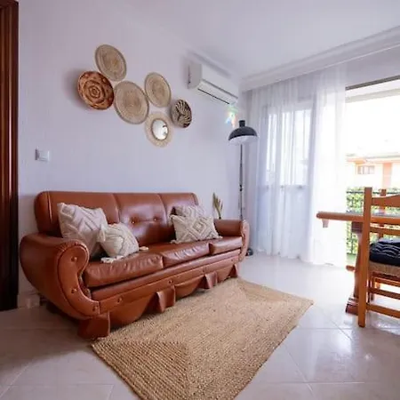 Apartment Chic In 4 *