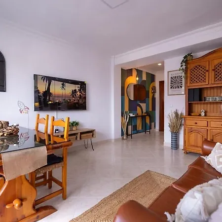 Apartment Chic In 4